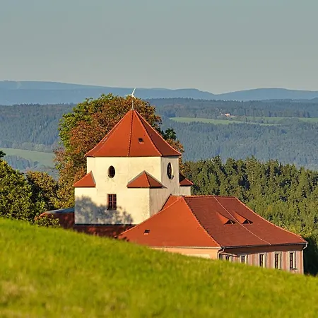 Garni Schloss Schoenberg Bed & Breakfast 4*