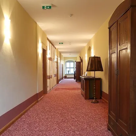 Garni Schloss Schoenberg Бад-Брамбах