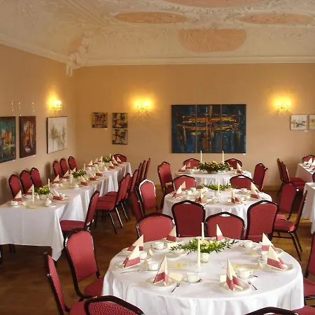 Bed & Breakfast Garni Schloss Schoenberg 4*