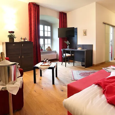 Bed & Breakfast Garni Schloss Schoenberg 4*