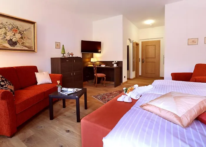 فندق مبيت وإفطار Garni Schloss Schoenberg باد برامباخ