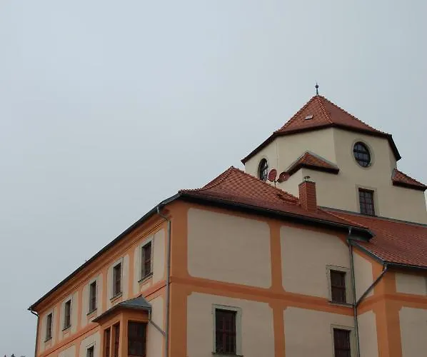 فندق مبيت وإفطار Garni Schloss Schoenberg 3*