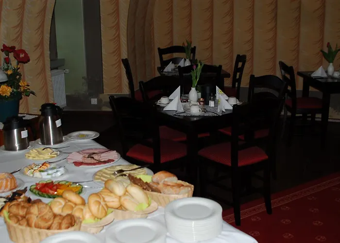 فندق مبيت وإفطار Garni Schloss Schoenberg باد برامباخ