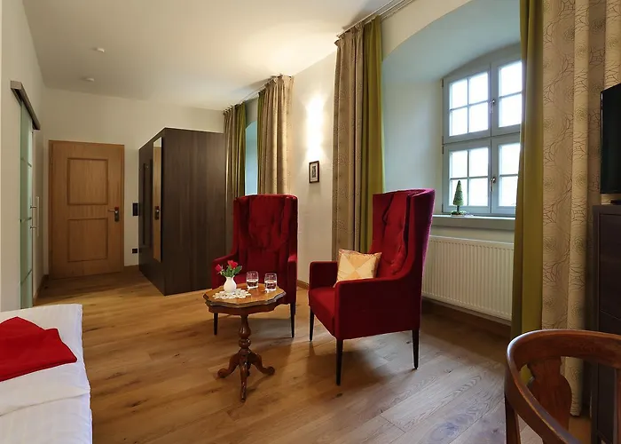 فندق مبيت وإفطار Garni Schloss Schoenberg 3*